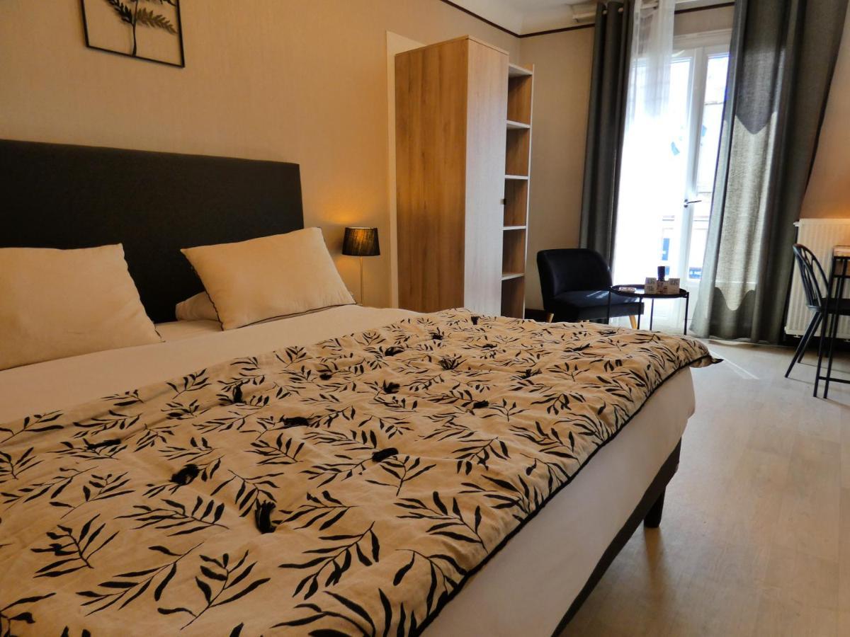 Logis Hotel Emeraude Confolens Eksteriør bilde
